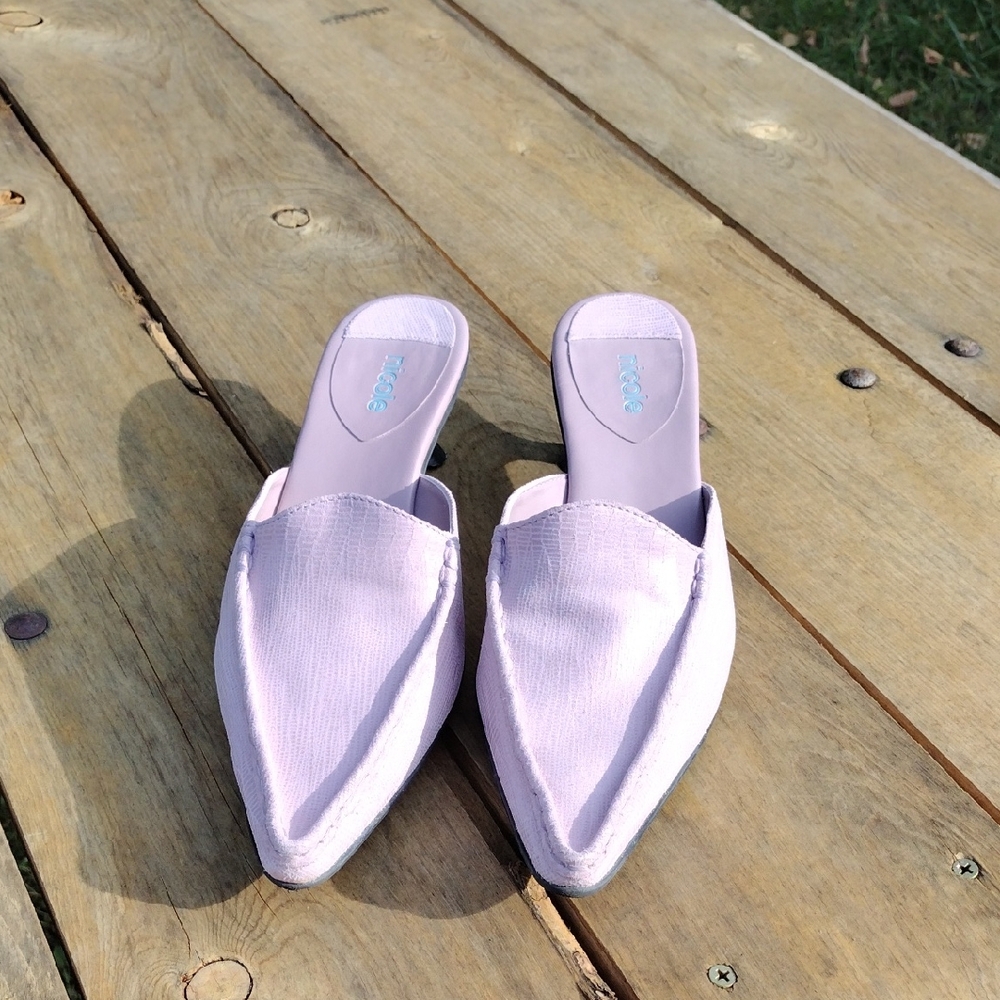 Lilac Pointed-Toe Slip-On Mules - Women